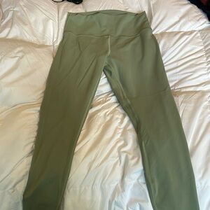 Lululemon cropped size 10 green